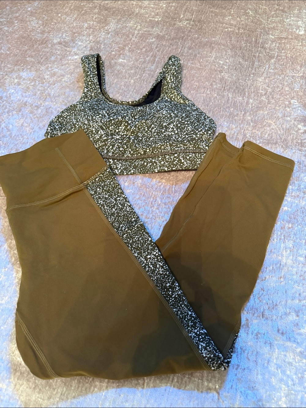 ZYIA Olive Green Sports Bra and Leggings Set - Speckled Accent
